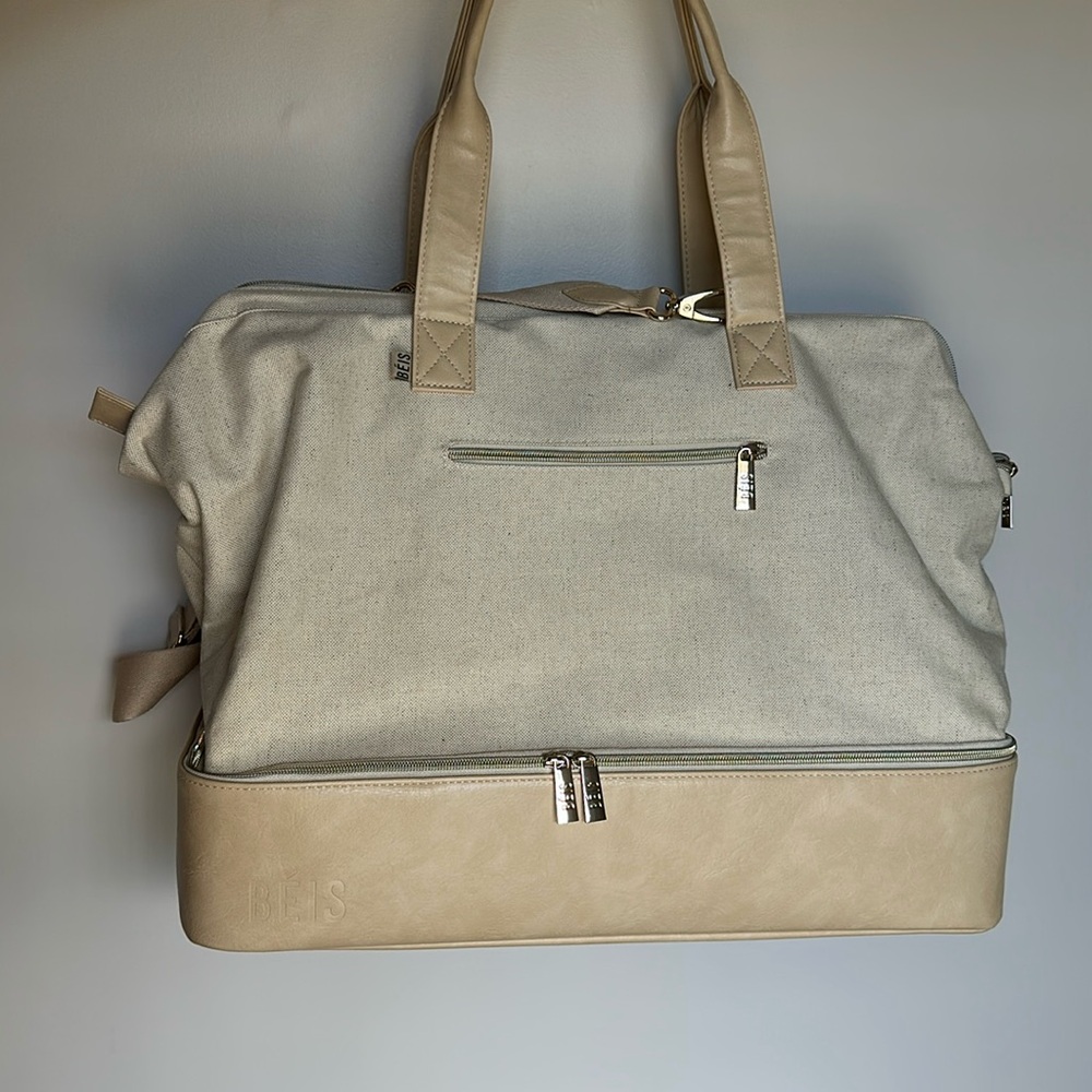 Beis Weekender Bag Used Once